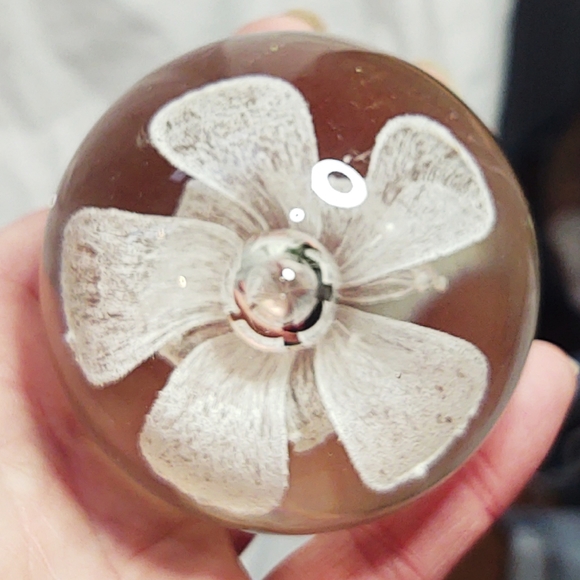 Vintage Set! 1 Blue & 1 White Hand-Blown Glass Floating Flower Paperweights - Picture 7 of 12